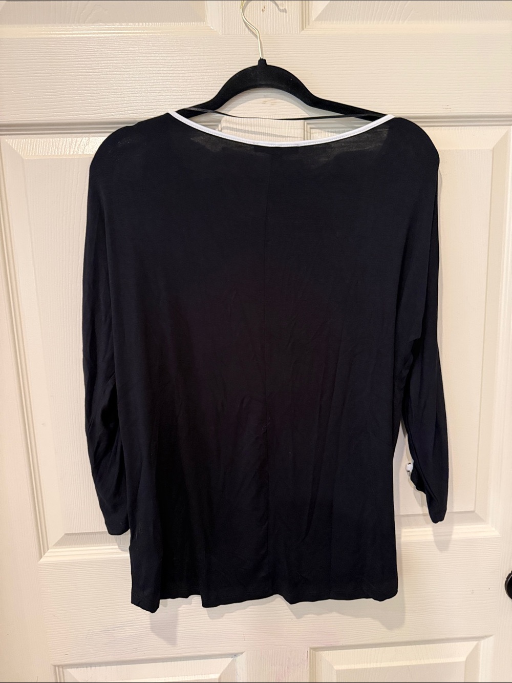 Cable & Gauge NWT black cold shoulder grommet top, large - Picture 6 of 7
